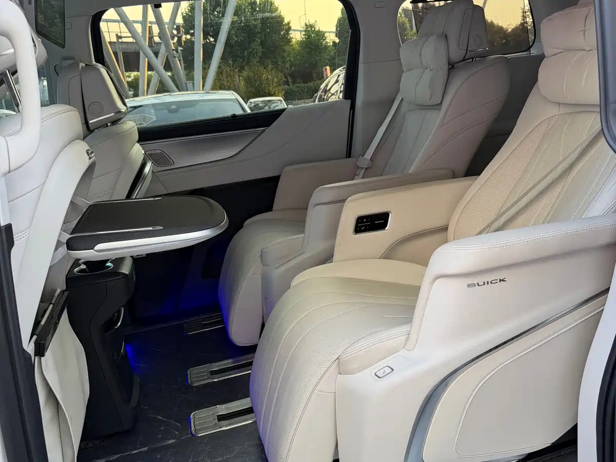 Buick GL8 New Energy 2024 2024 Landglory Premium Edition 7-Seater