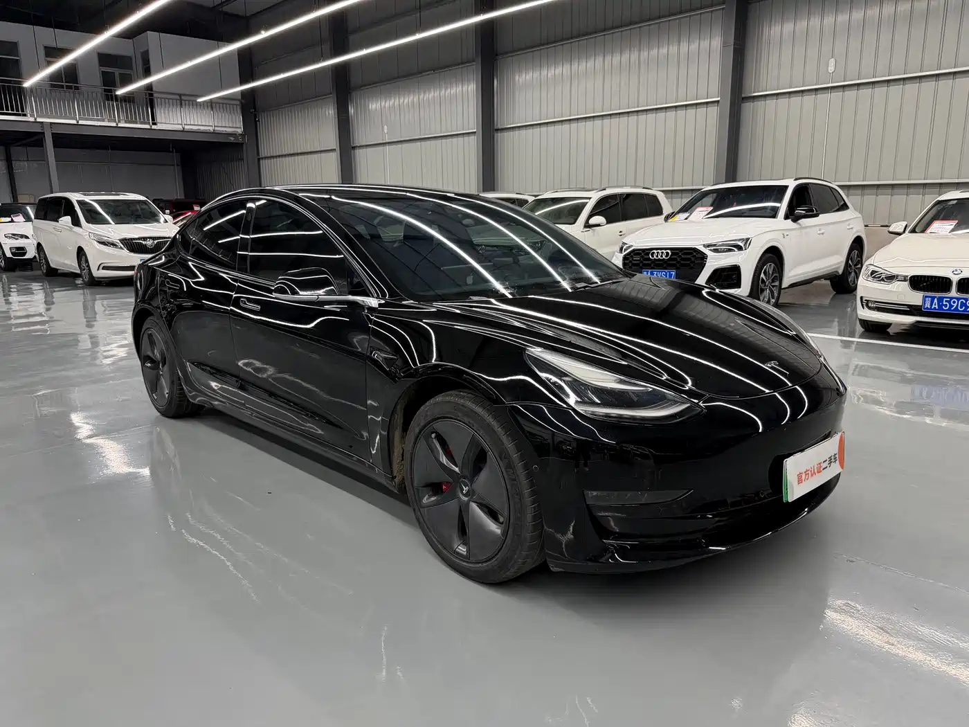 TESLA MODEL 3
