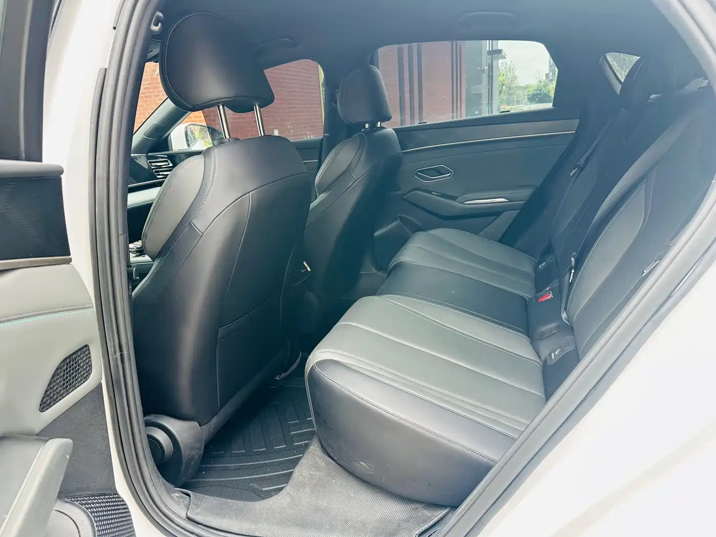 BYD Qin L 2024 DM-i 80KM Leading Edition фото 13