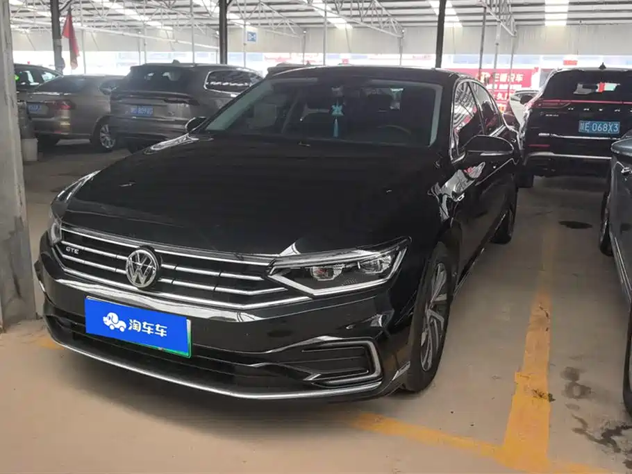 VOLKSWAGEN MAGOTAN GTE PLUG IN HYBRID