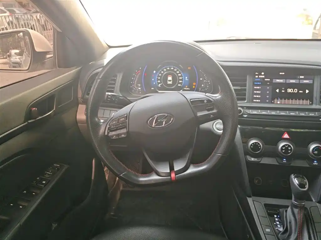 Hyundai Elantra 2020 1.4T DCT Dynamic·Vitality фото 11