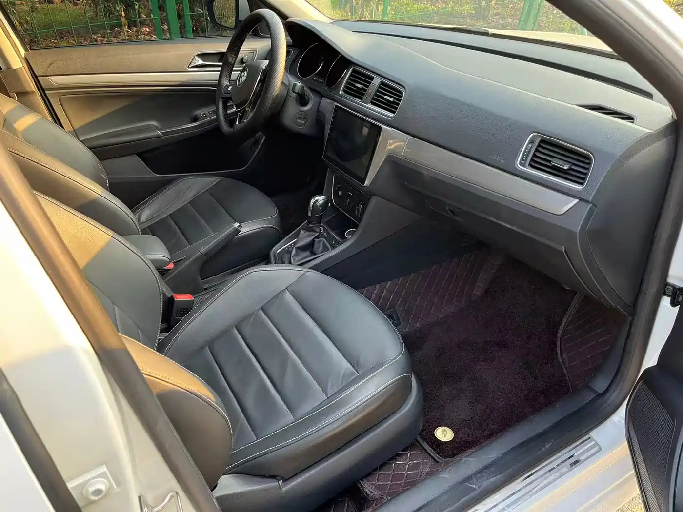Volkswagen Lavida 2017 1.6L Automatic Comfort Edition фото 17
