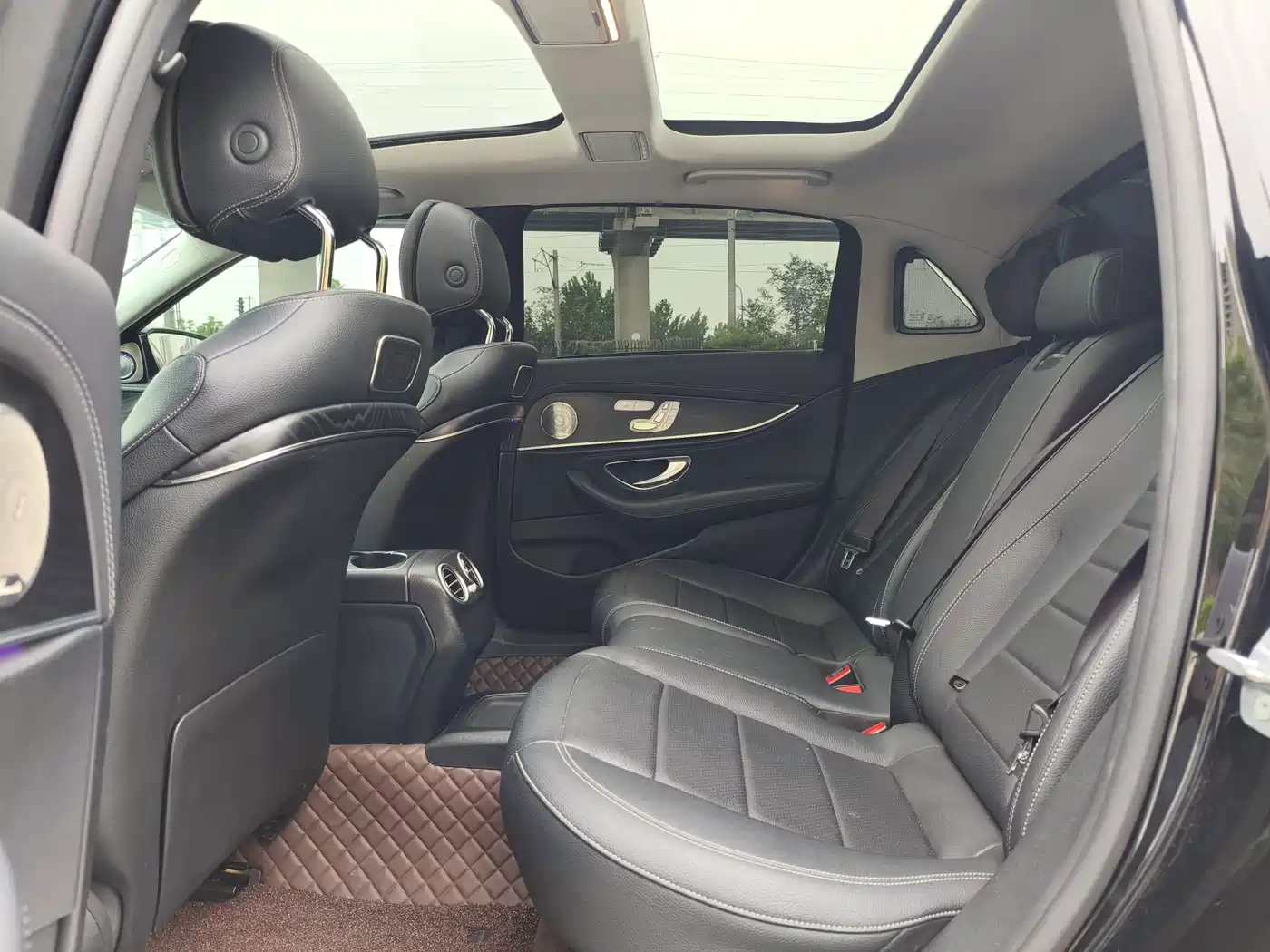 Mercedes-Benz E-Class 2019 E 300 L Sport Fashion фото 11
