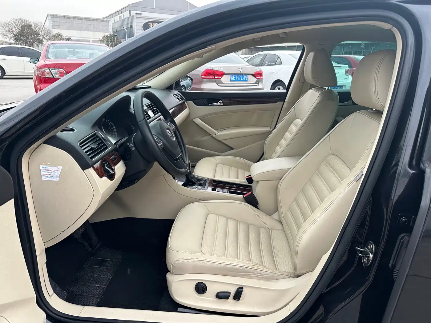 Volkswagen Passat 2011 1.8TSI DSG Royal Edition фото 4