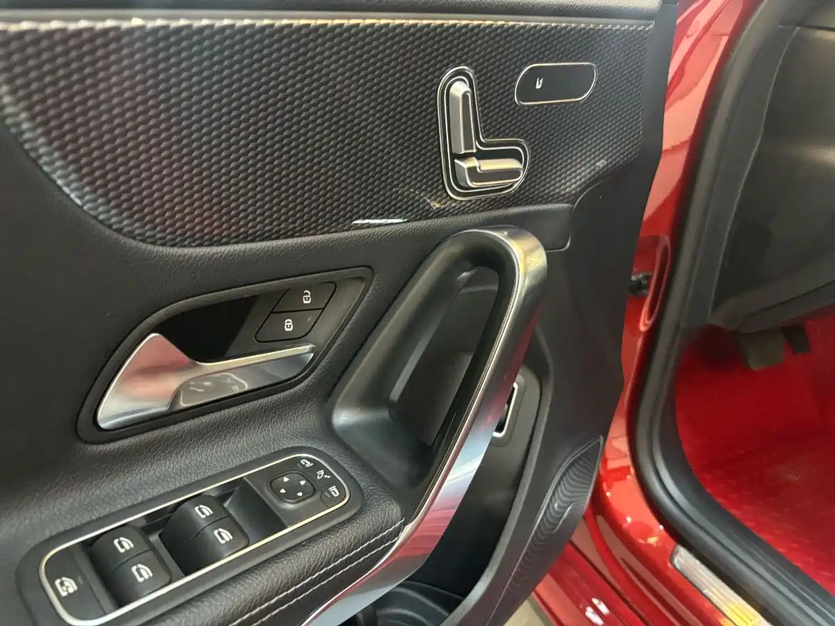 Mercedes-Benz A-Class 2019 A 200 L Sport Sedane Pioneer Special Edition фото 12