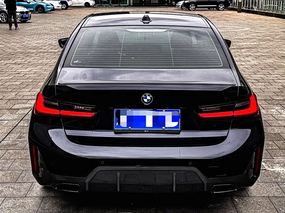 BMW 3 Series 2024 330i M Sport Shadowline Package фото 8