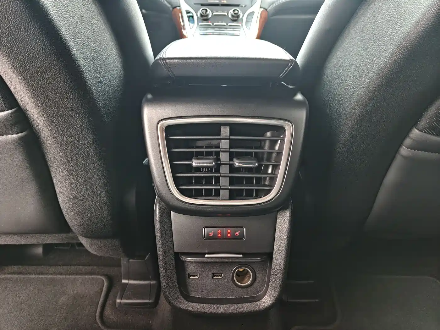 LINCOLN NAVIGATOR (IMPORT)