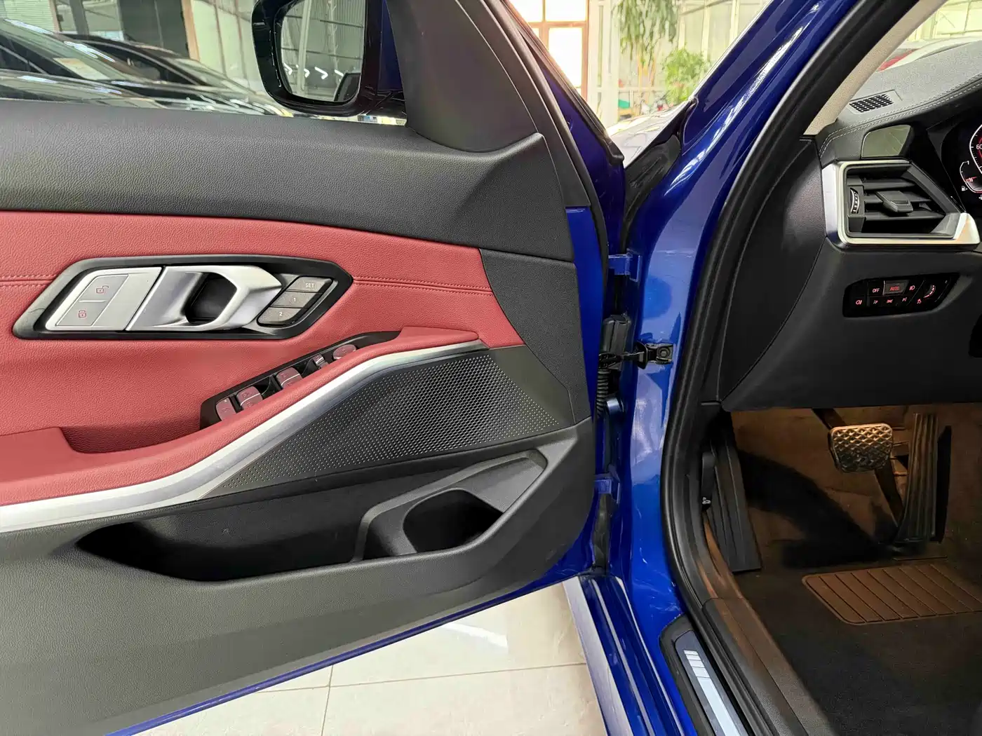 BMW 3 Series 2022 320Li M Sport Package фото 9