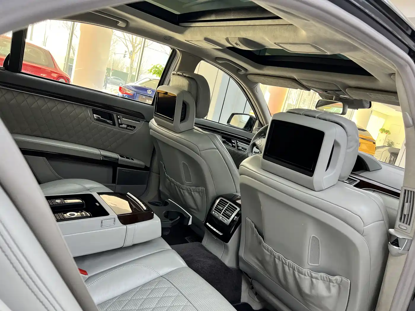 Mercedes-Benz S-Class AMG 2010 AMG S 65 фото 41