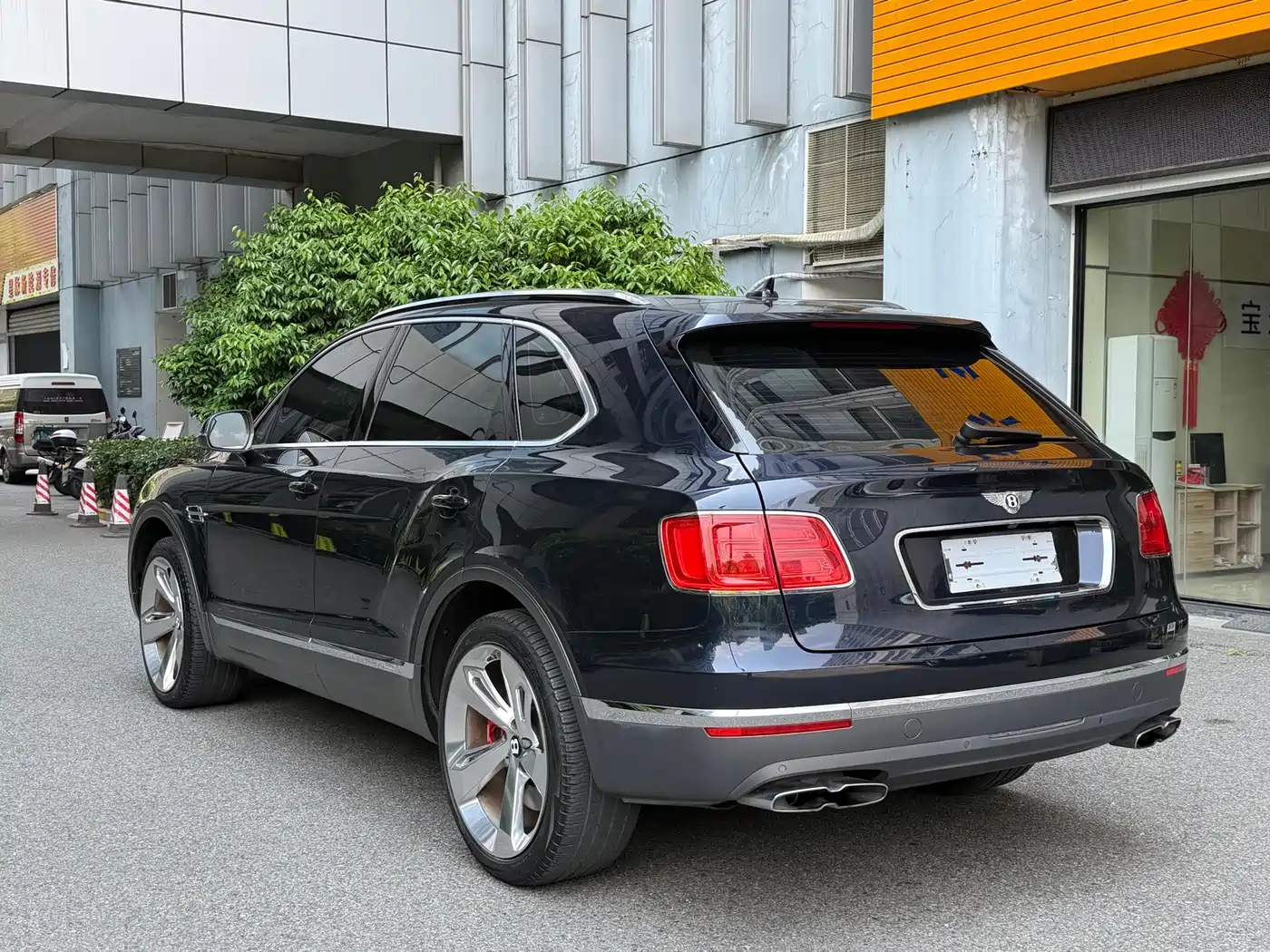 Bentley Bentayga фото 13