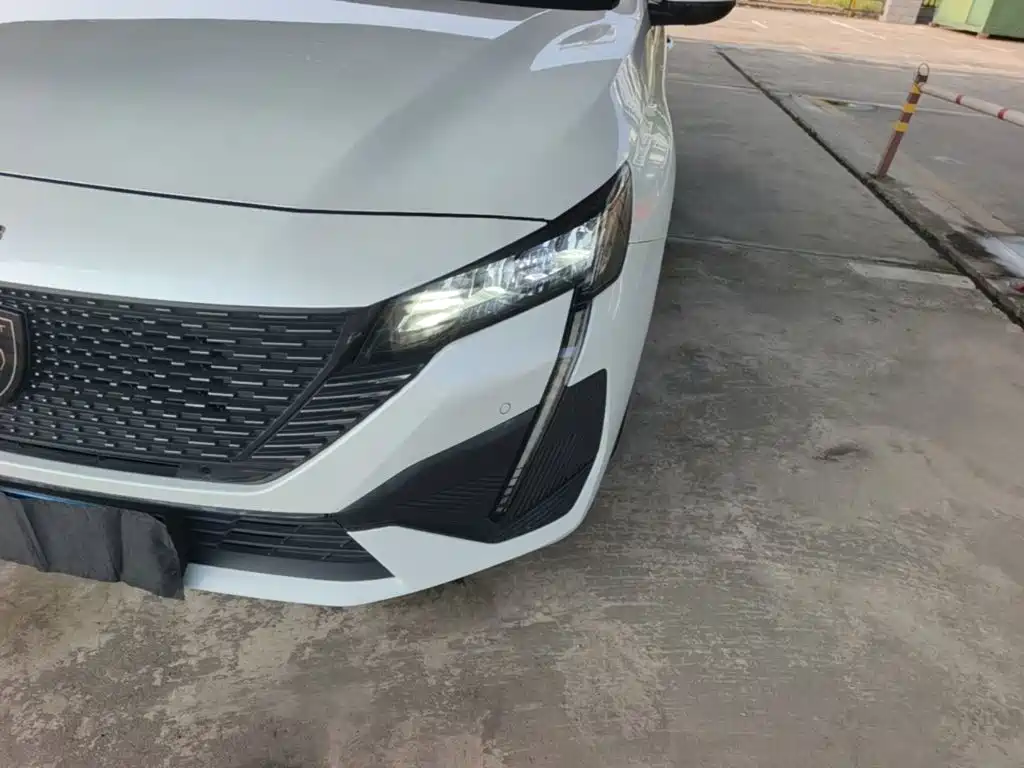 Peugeot 408 2024 2022 1.6T Light Chaser Edition