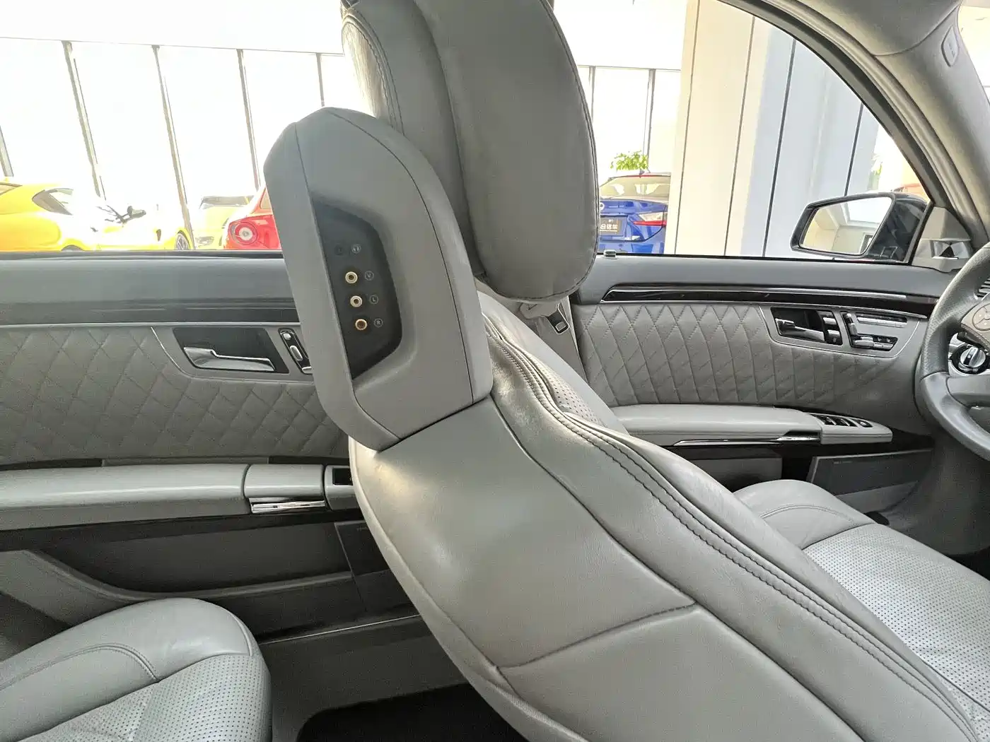 Mercedes-Benz S-Class AMG 2010 AMG S 65 фото 38