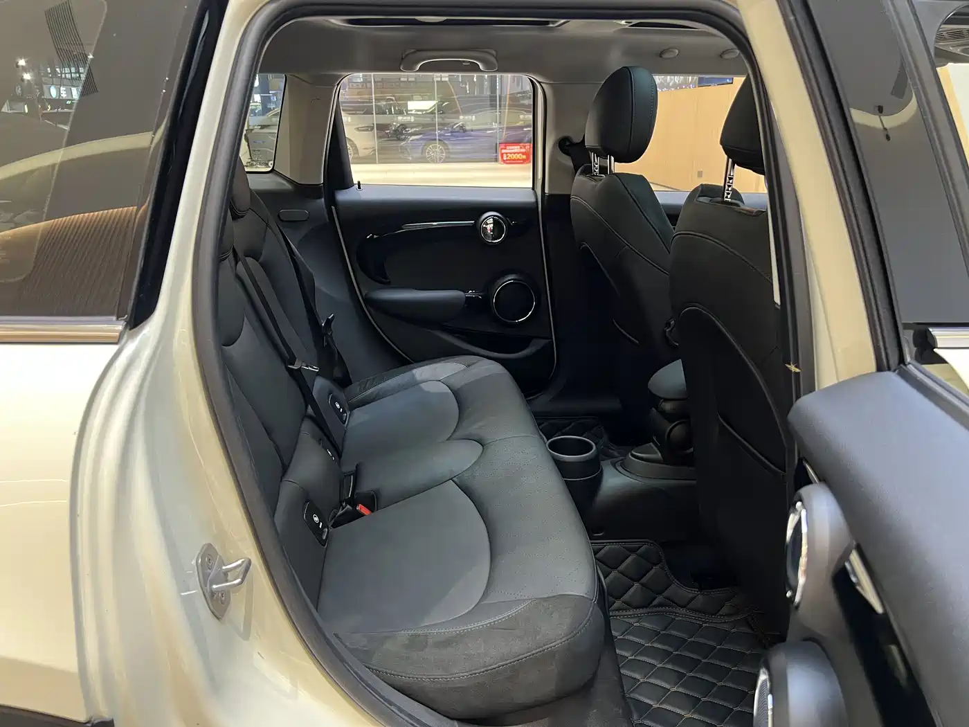MINI 2019 1.5T COOPER Artist 5-Door фото 9
