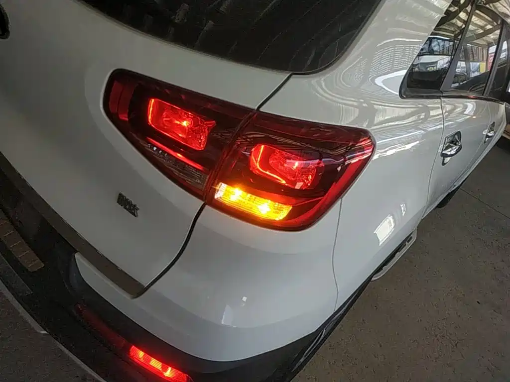 KIA KX3 PROUD RUN