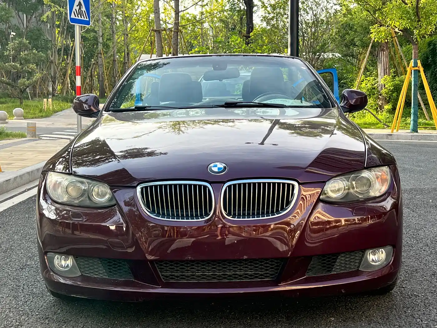 BMW 3 Series (Import) 2011 330i Convertible Coupe фото 2