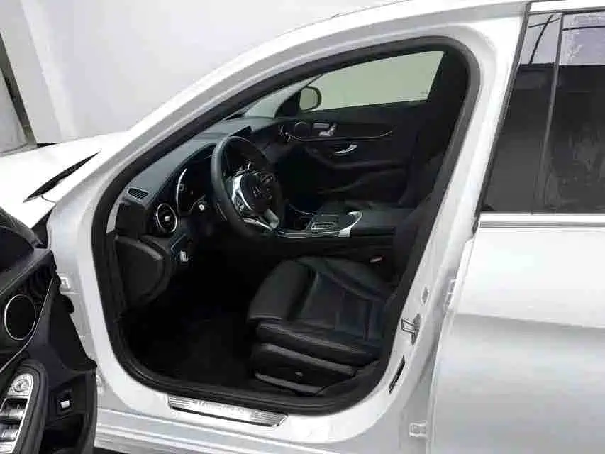 Фото 4 - Mercedes-Benz C-Class