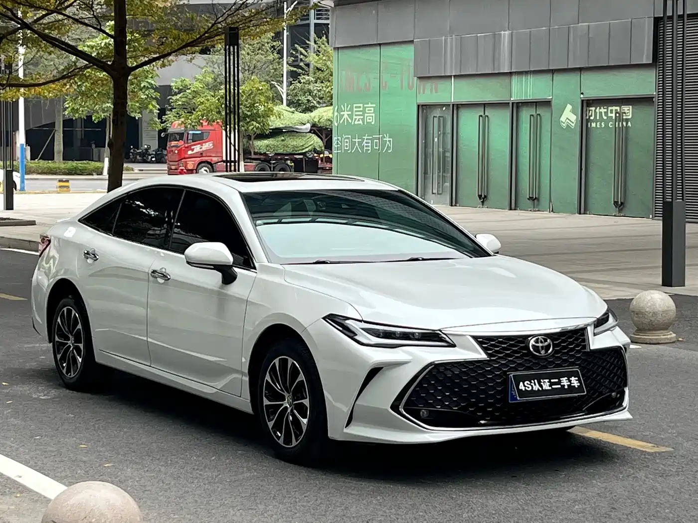 Toyota Avalon 2023 2.5L Luxury Edition фото 3