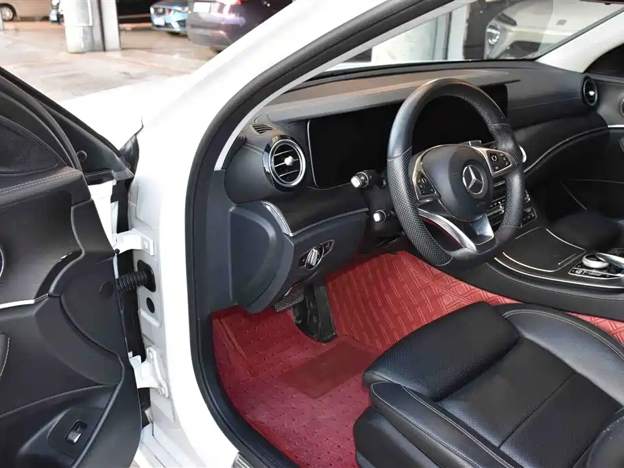 Mercedes-Benz E-Class 2018 E 200 L Sport фото 9