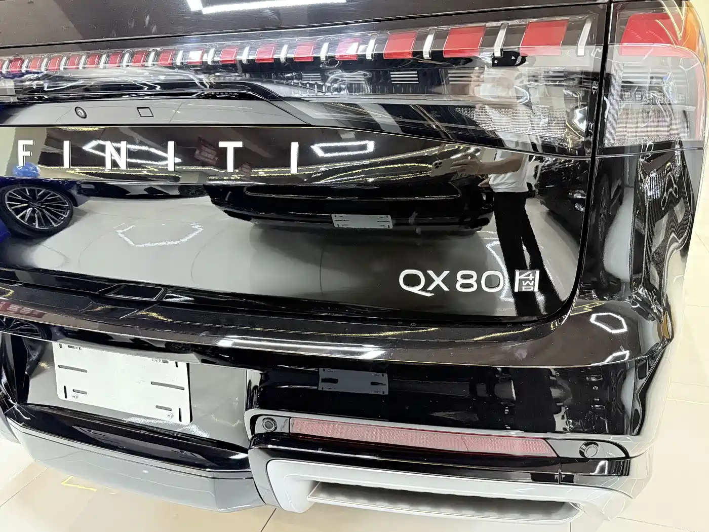 Infiniti QX80 2025 Autograph фото 9