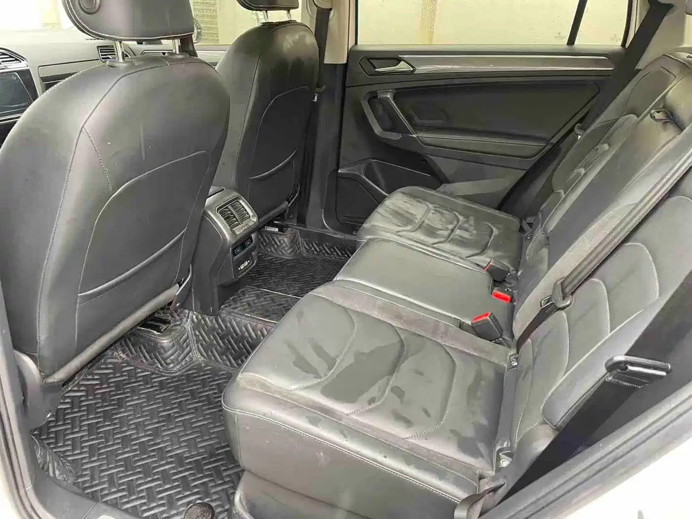 Volkswagen Tiguan L 2021 330TSI Automatic 2WD R-Line Premium фото 6