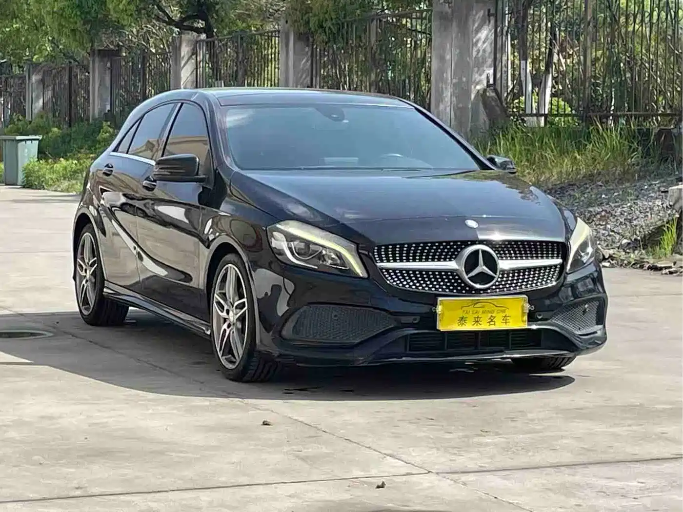 Mercedes-Benz A-Class (Import) 2016 A 200 Sport фото 3