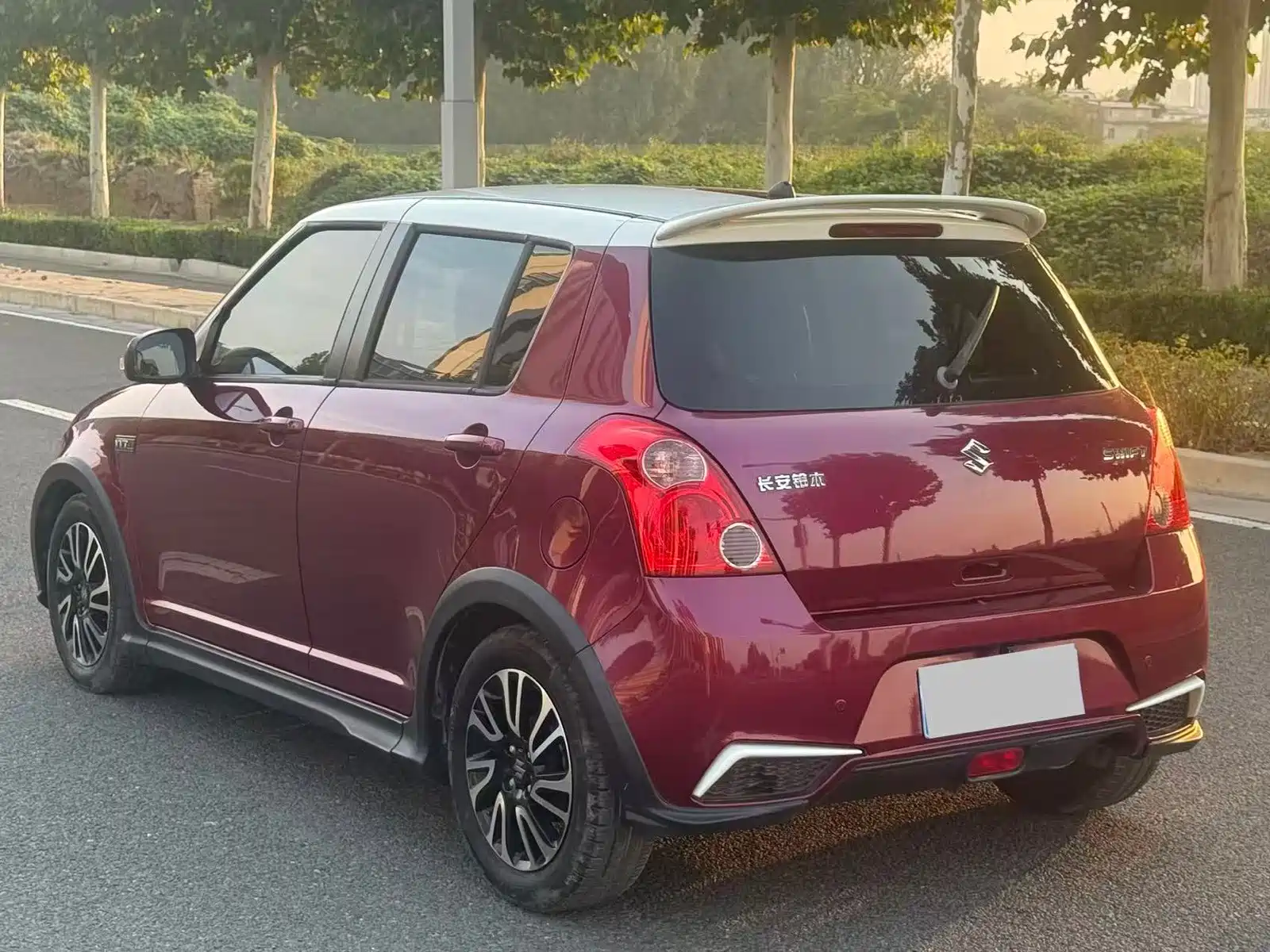 Фото 7 - Suzuki Swift