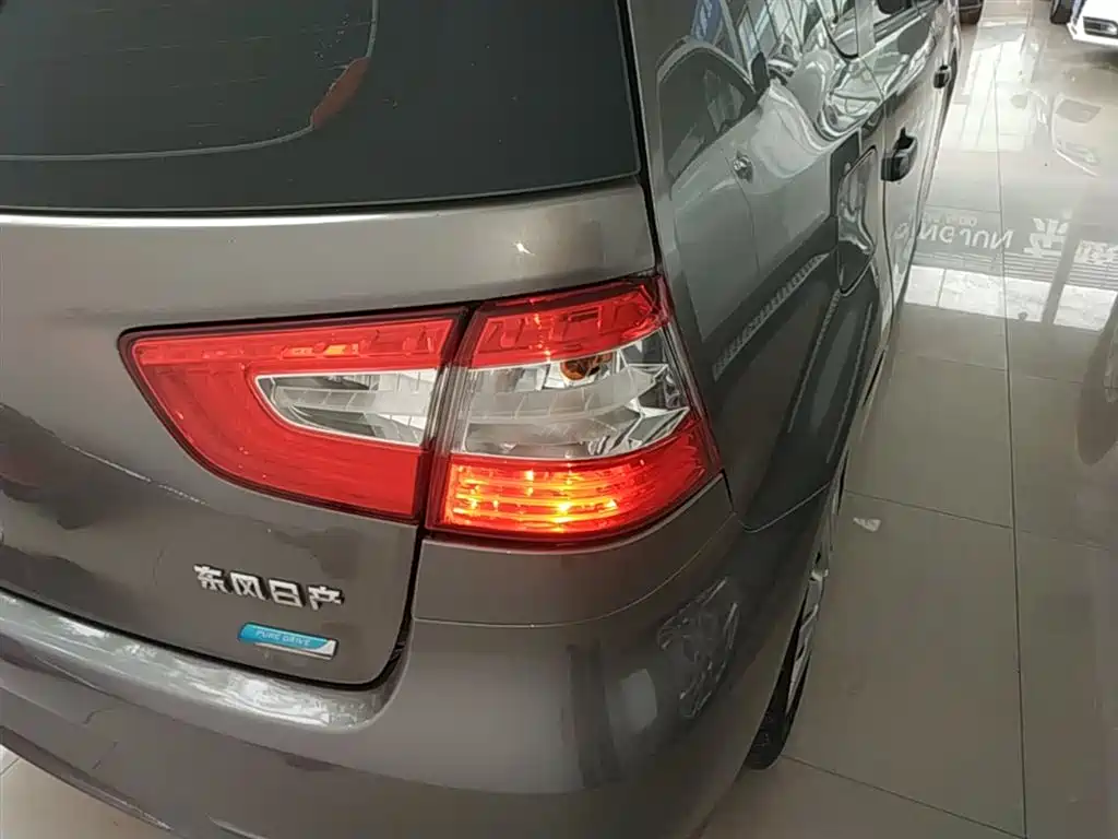 Nissan Livina 2016 2015 1.6XE Manual Comfort Edition
