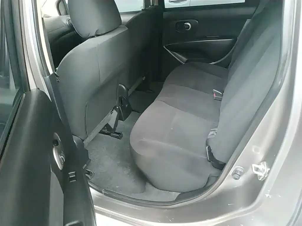 Nissan Livina 2016 2015 1.6XE Manual Comfort Edition