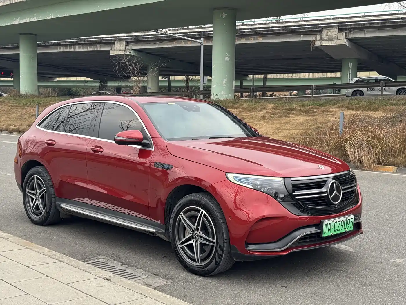 MERCEDES-BENZ EQC