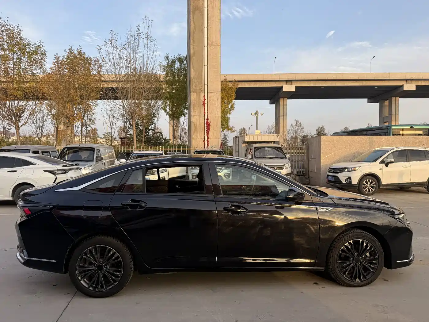 DONGFENG YI HYUN MAX