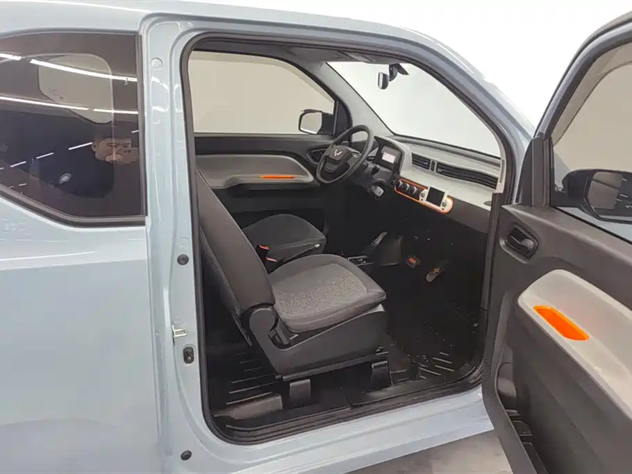 WULING AUTOMOBILE HONGGUANG MINIEV