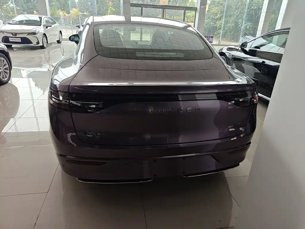 Фото 6 - Zhijie S7