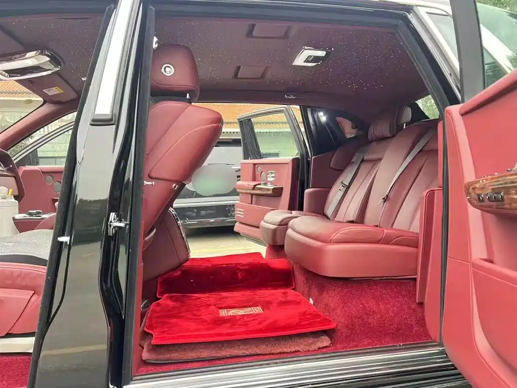 Rolls-Royce Phantom 2018 6.7T Long Wheelbase Version фото 5