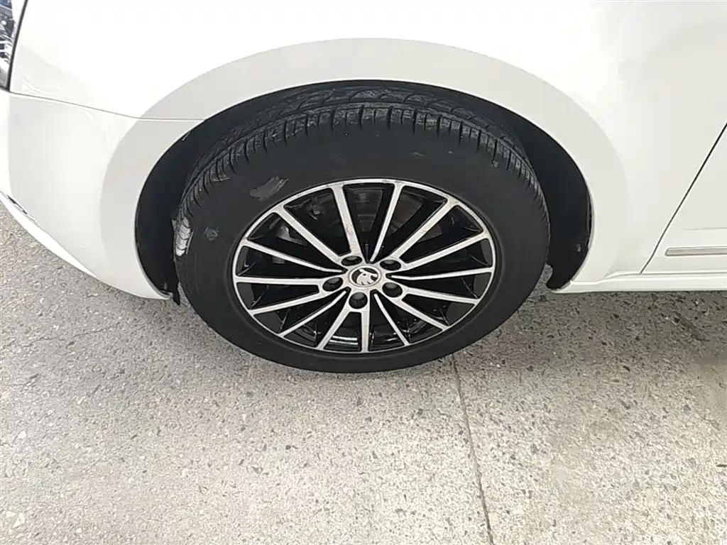 Škoda Octavia 2019 1.5L Automatic Luxury Edition фото 23