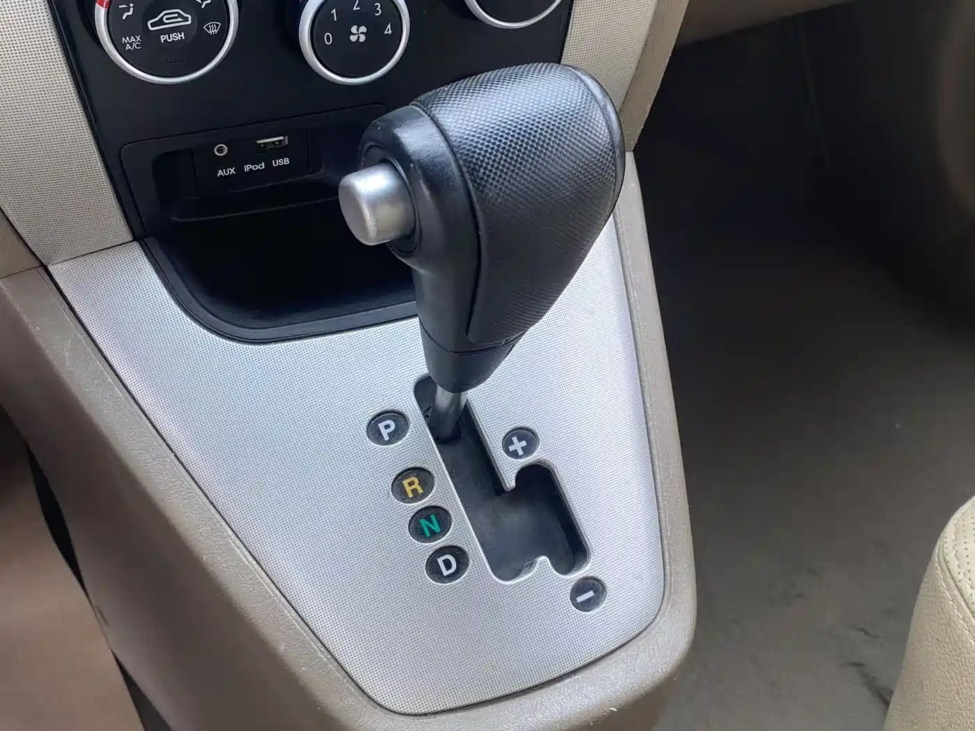 Hyundai Tucson 2013 2.0L Automatic 2WD Comfort фото 21