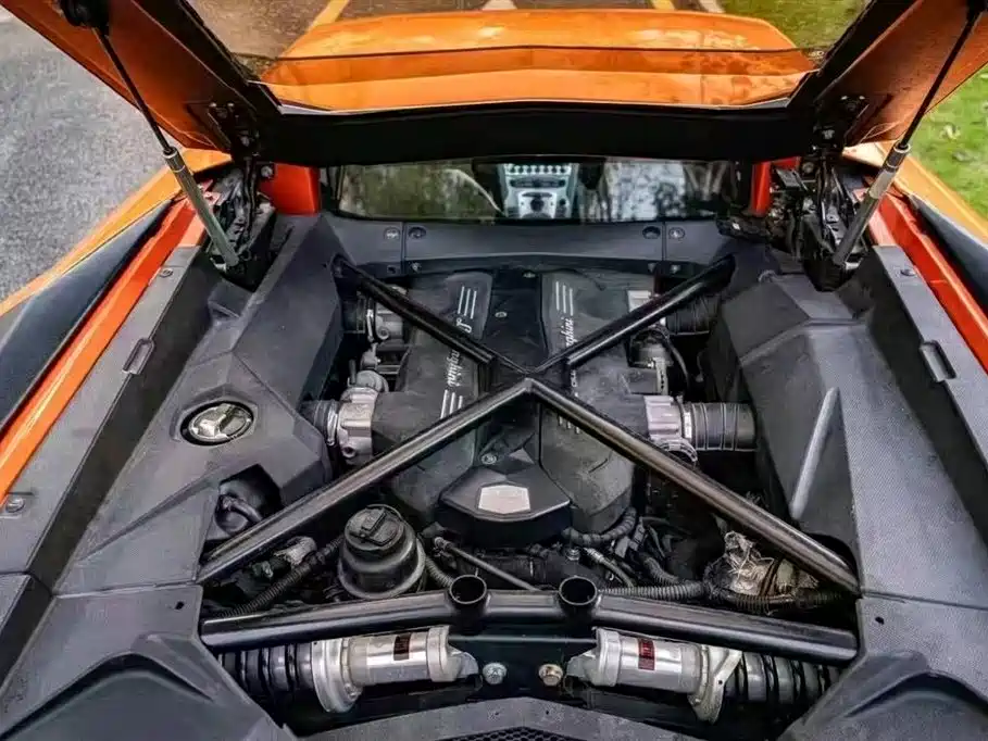 Lamborghini Aventador 2011 LP 700-4 фото 9