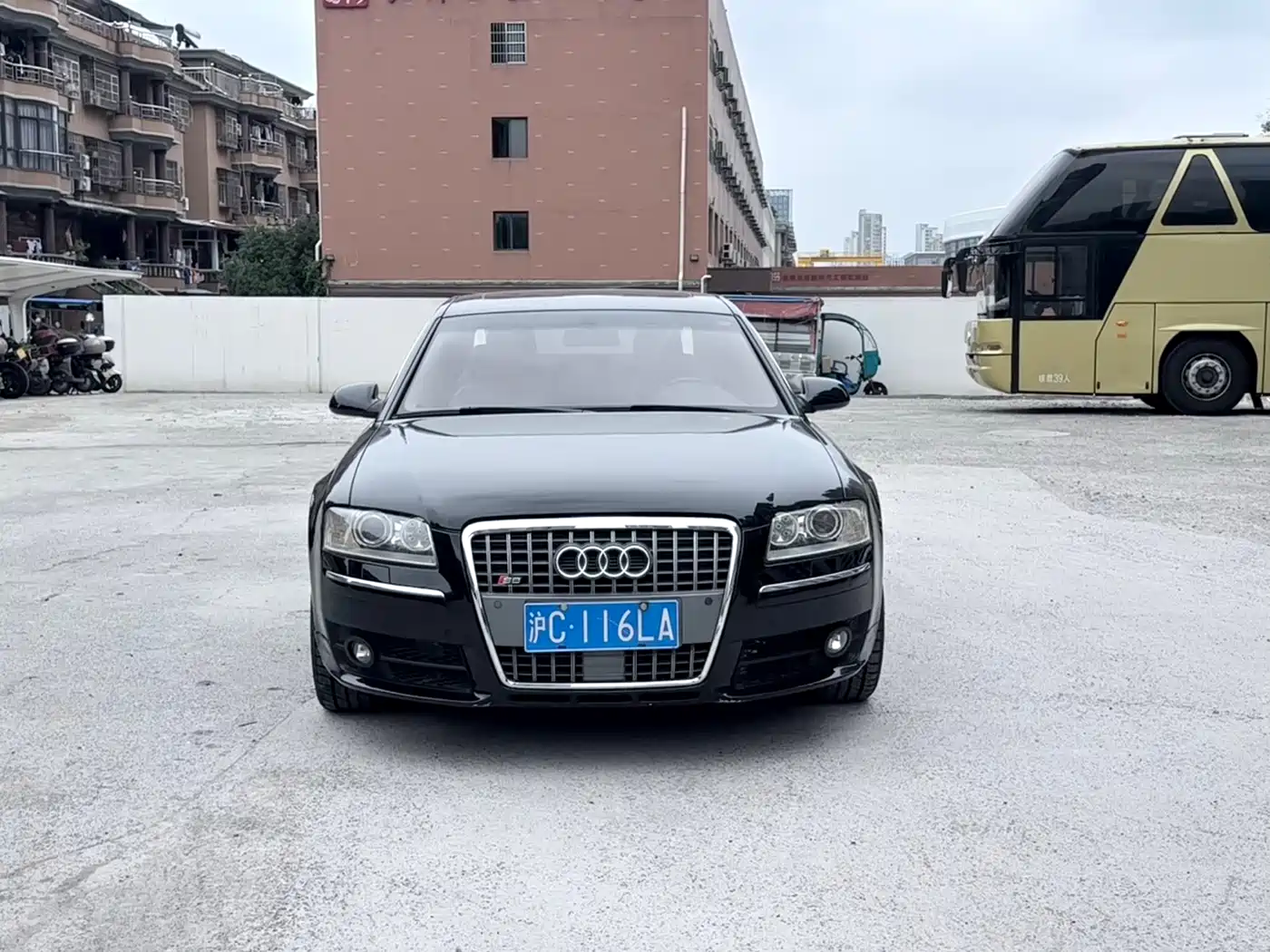 Audi S8 2008 Model S8 5.2FSI quattro фото 2
