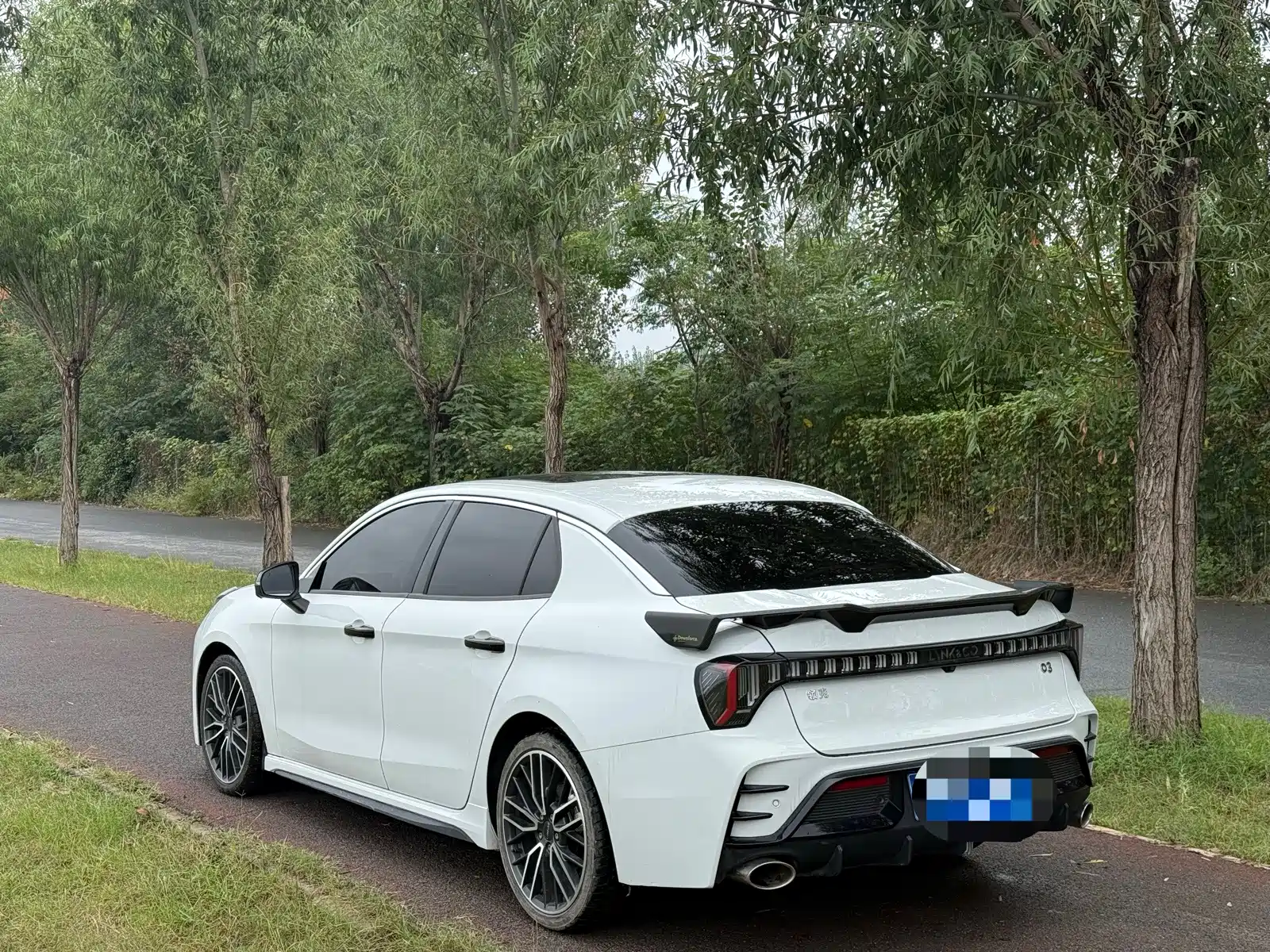 Photo 7 - Lynk & Co 03