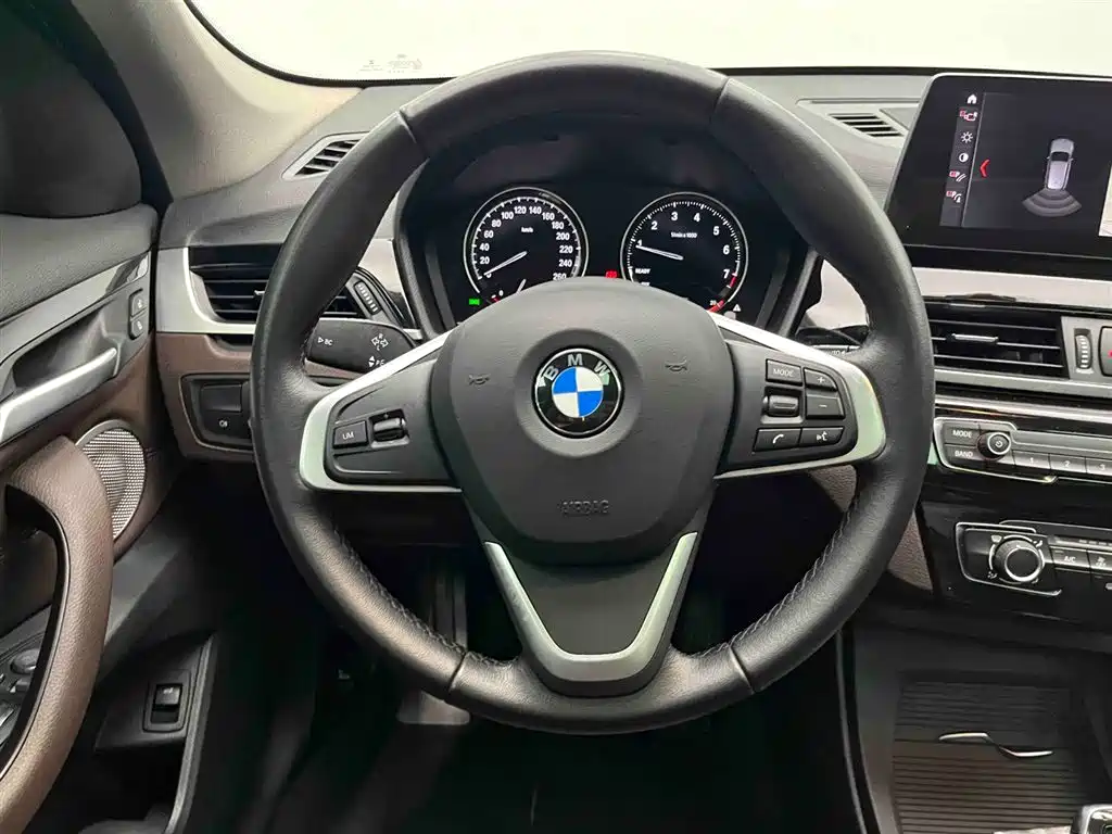 BMW X1 2022 sDrive20Li Fashion фото 3