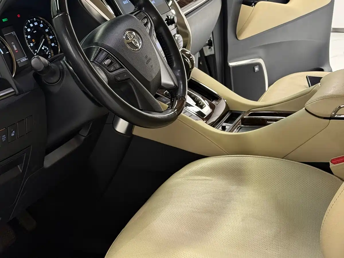 Toyota Alphard 2021 Hybrid 2.5L Luxury фото 10