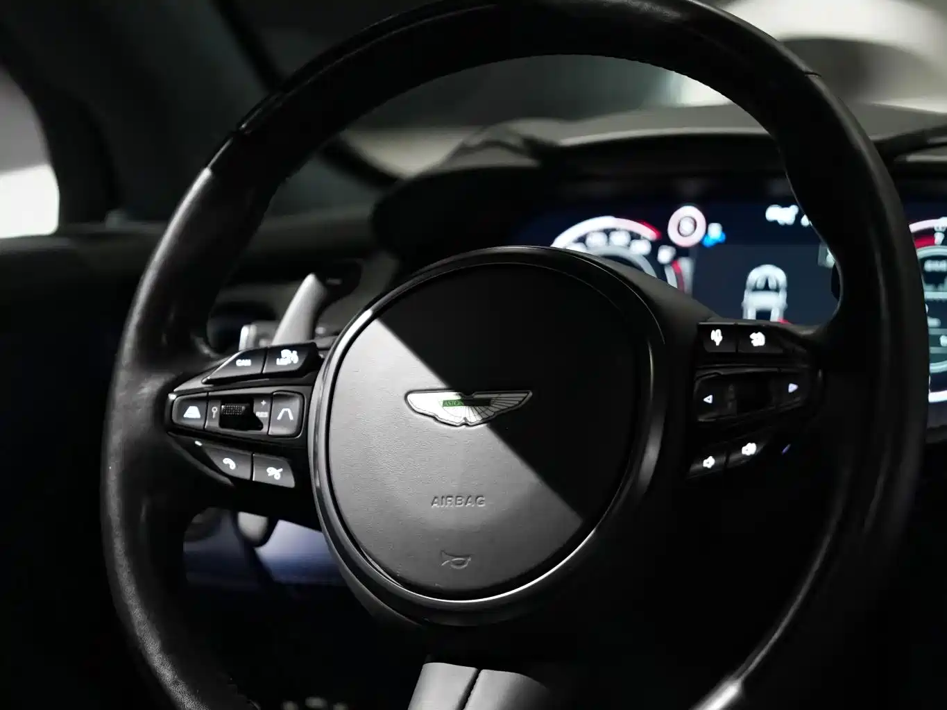 Aston Martin DBX 2022 2022 4.0T V8