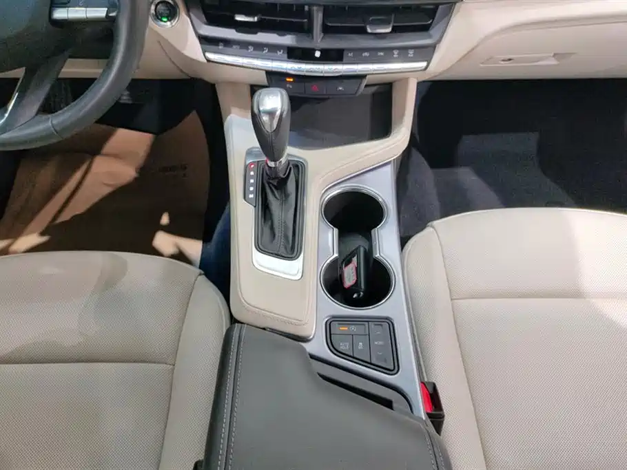 CADILLAC CT4