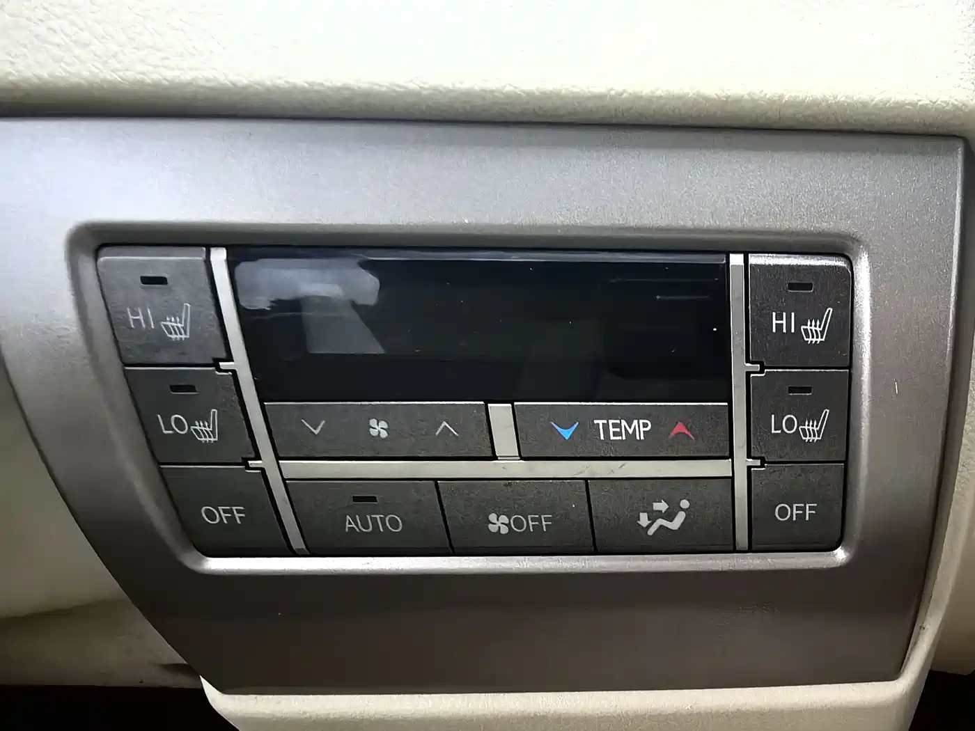 Lexus GX 2012 400 фото 23