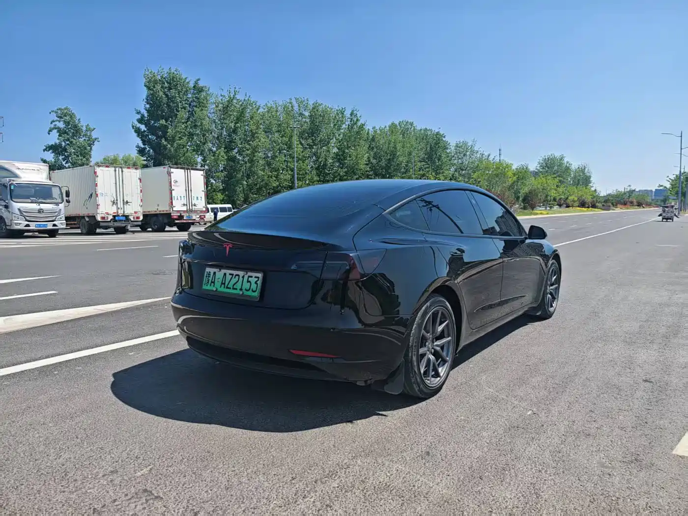 TESLA MODEL 3