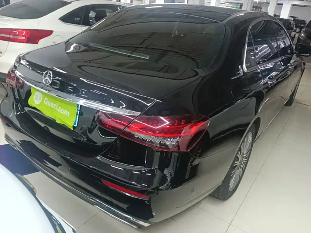 Фото 7 - Mercedes-Benz E-Class