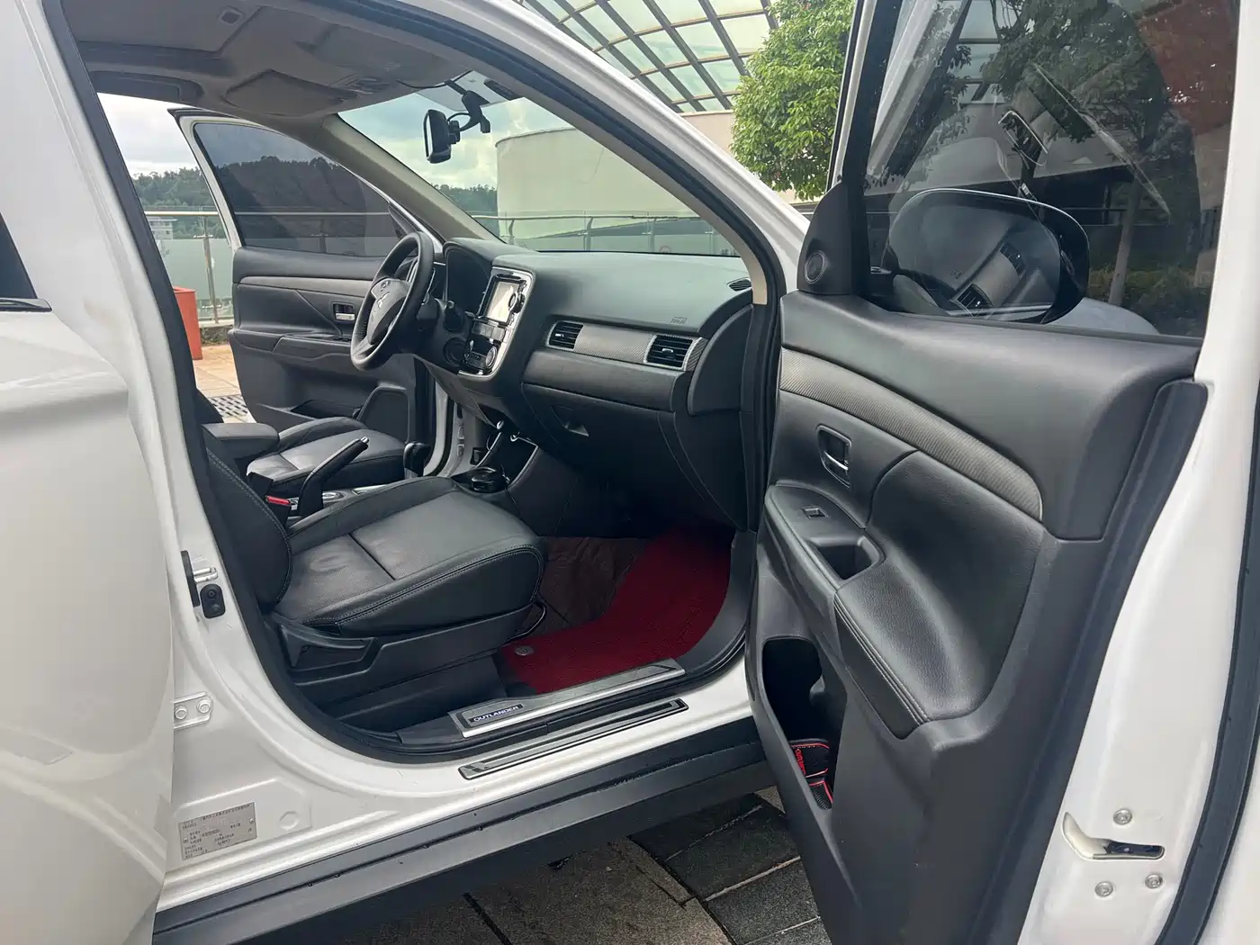 Mitsubishi Outlander (Import) 2014 2.4L 4WD Luxury Value Edition 5-seater фото 6