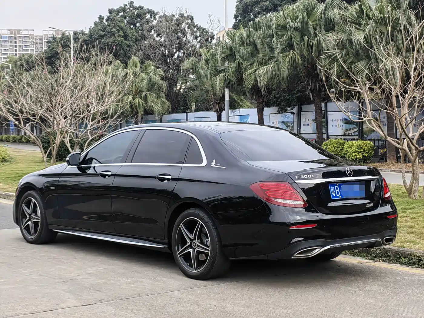 Mercedes-Benz E-Class 2020 Facelift E 300 L Sport Exclusive фото 3