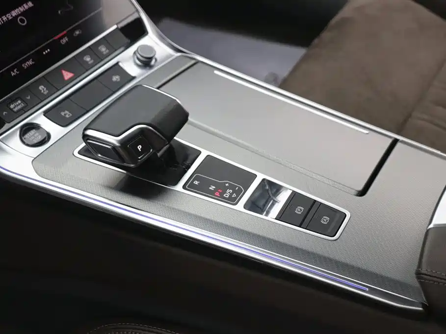 Audi A7L 2024 45TFSI S-line Dream Edition Crystal Package фото 13