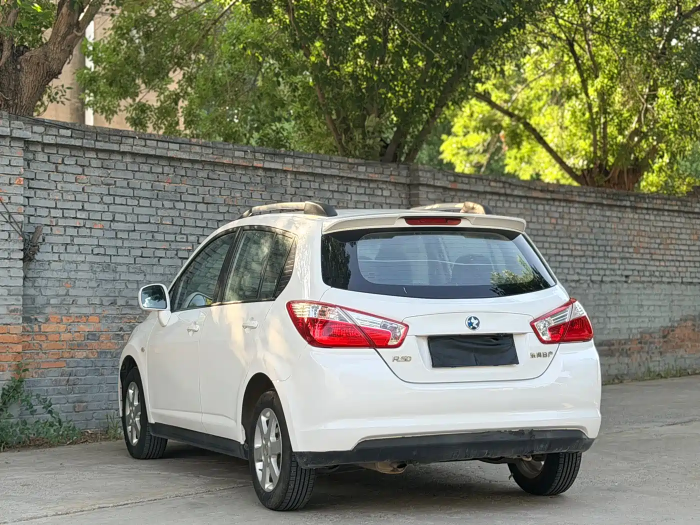 Venucia R50 2014 2013 1.6L Manual Fashion