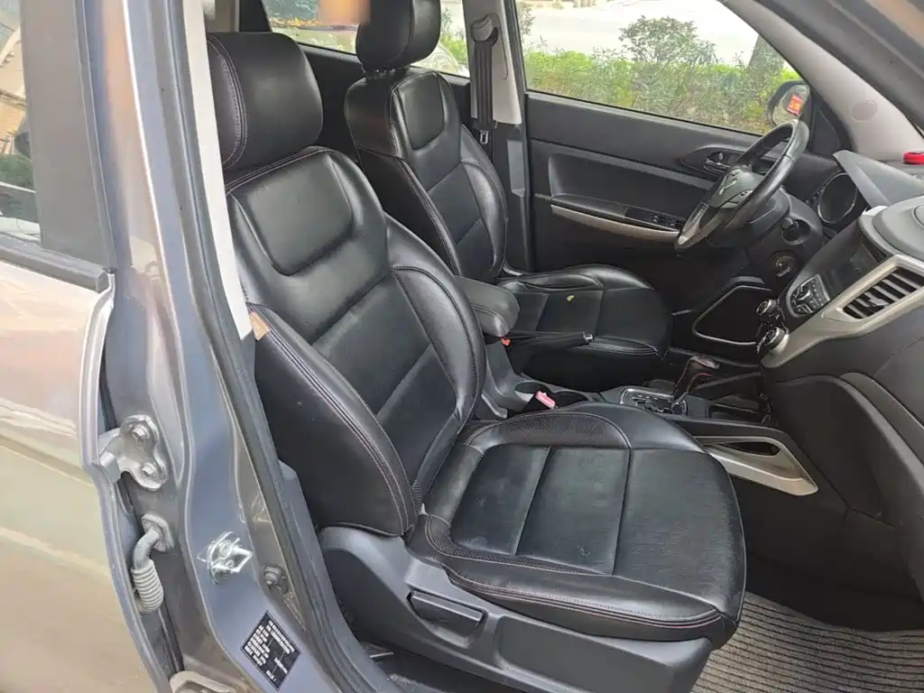 Фото 25 - Changan CS35